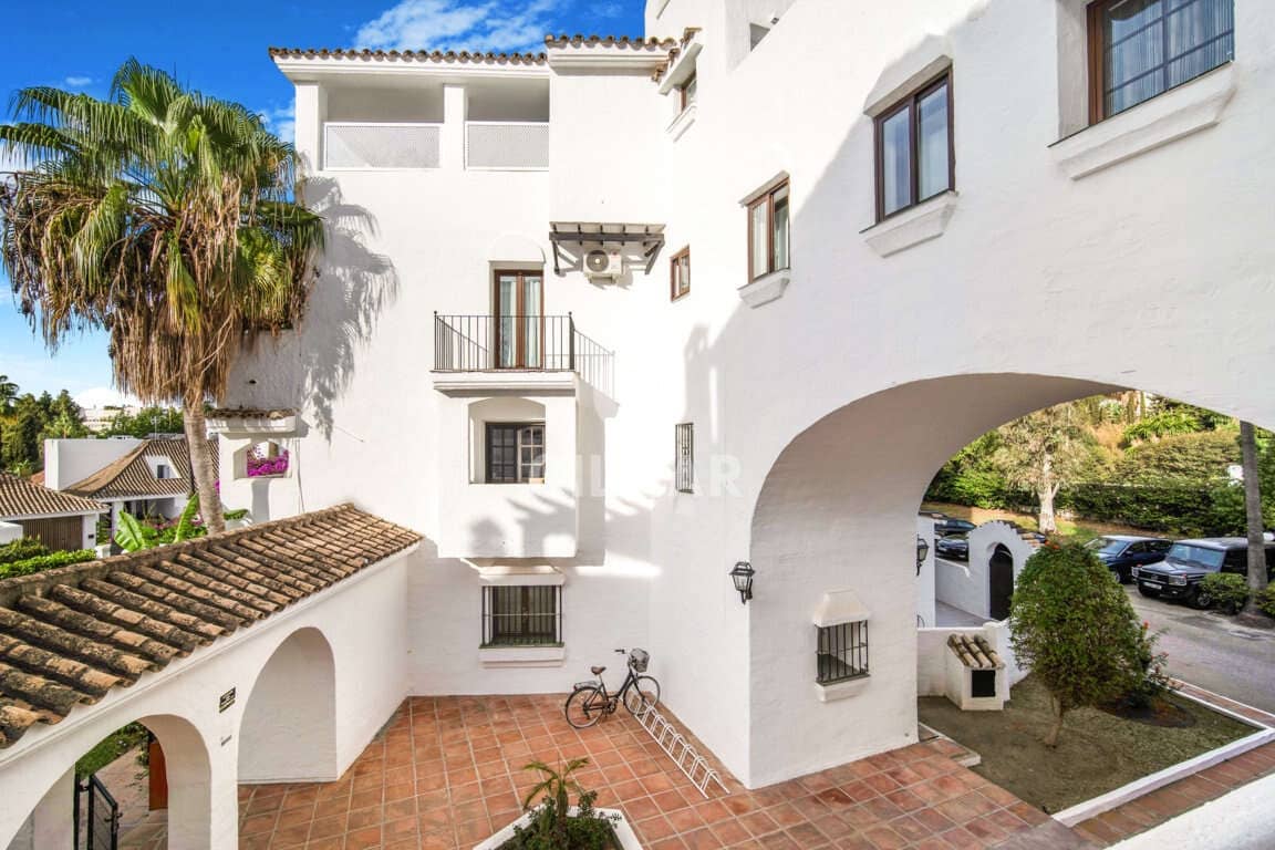 3 Zimmer Wohnung zu verkaufen in Puerto Banus mit Pool - 790.000 € (Ref: 9747389)