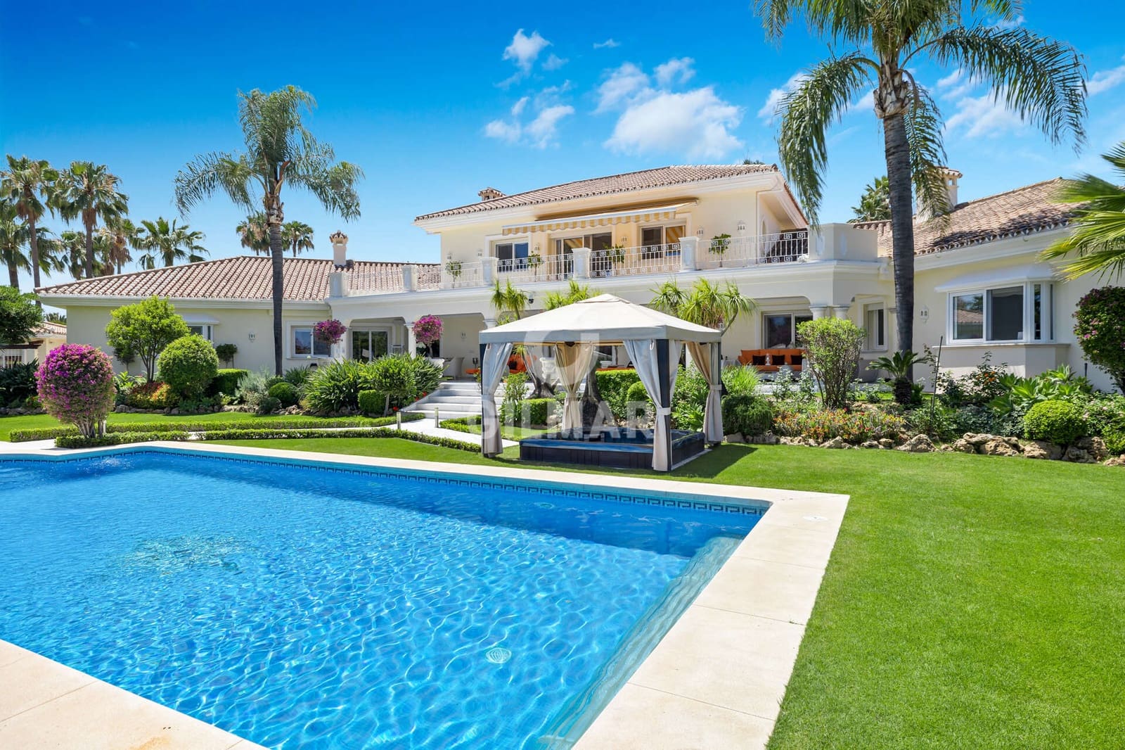 6 bedroom Villa for sale in Nueva Andalucia with pool garage - € 6,400,000 (Ref: 9747390)