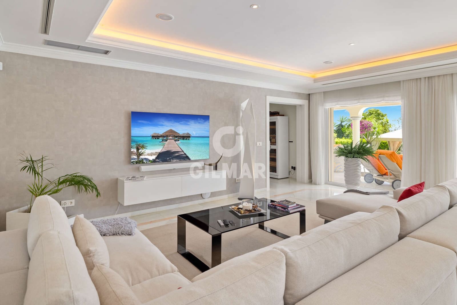 6 bedroom Villa for sale in Nueva Andalucia with pool garage - € 6,400,000 (Ref: 9747390)