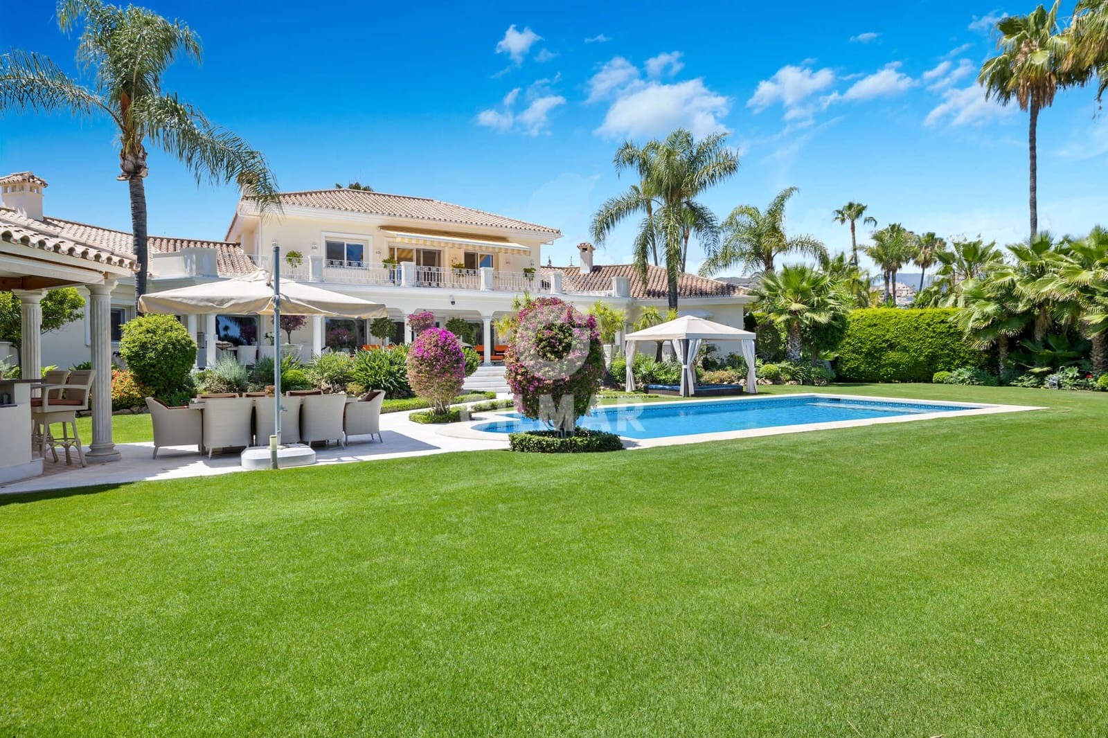 6 bedroom Villa for sale in Nueva Andalucia with pool garage - € 6,400,000 (Ref: 9747390)