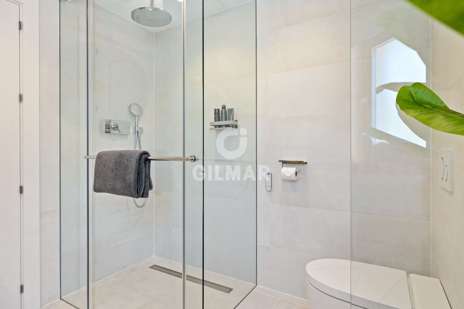 6 bedroom Villa for sale in Nueva Andalucia with pool garage - € 6,400,000 (Ref: 9747390)