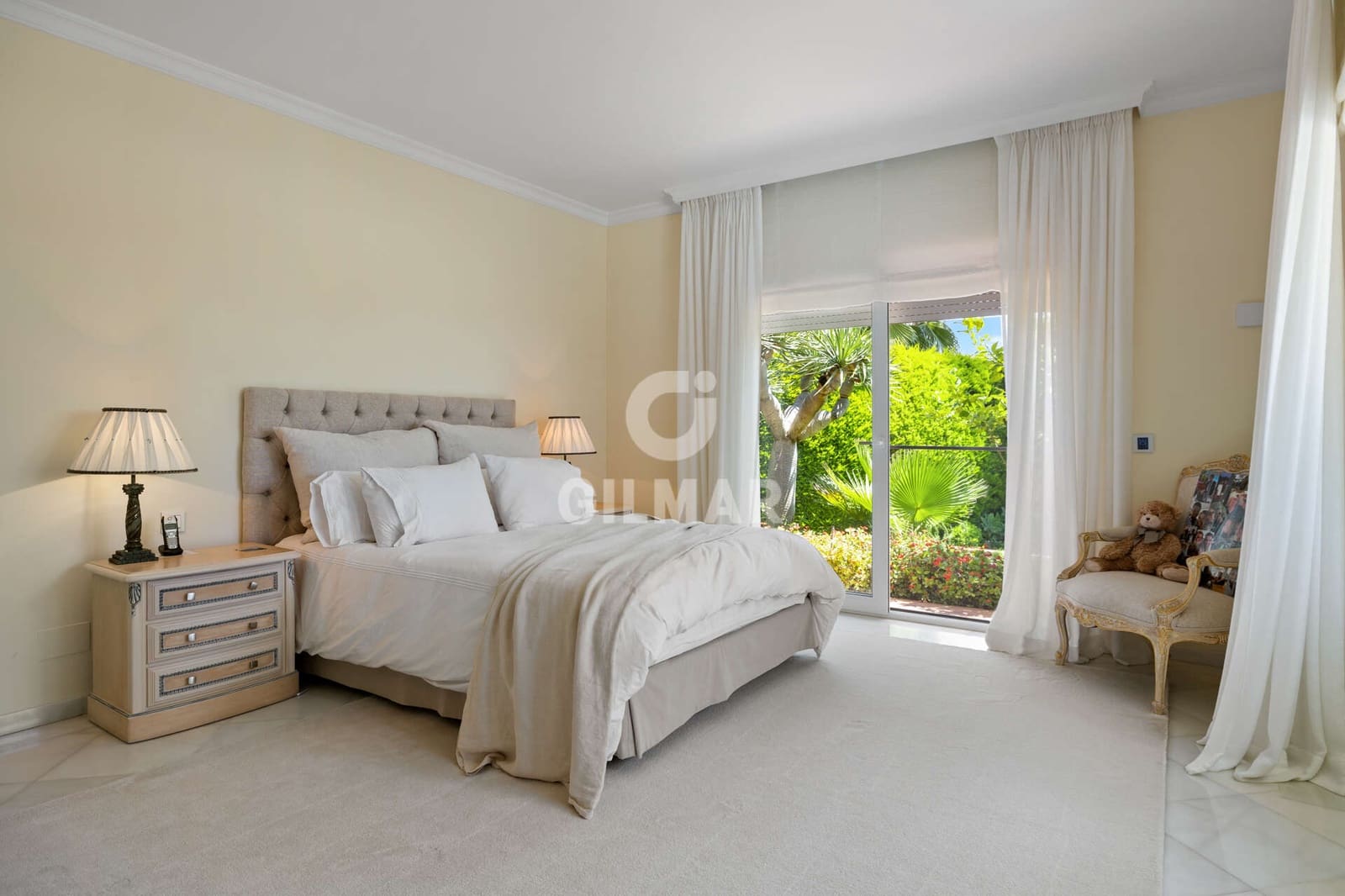 6 bedroom Villa for sale in Nueva Andalucia with pool garage - € 6,400,000 (Ref: 9747390)