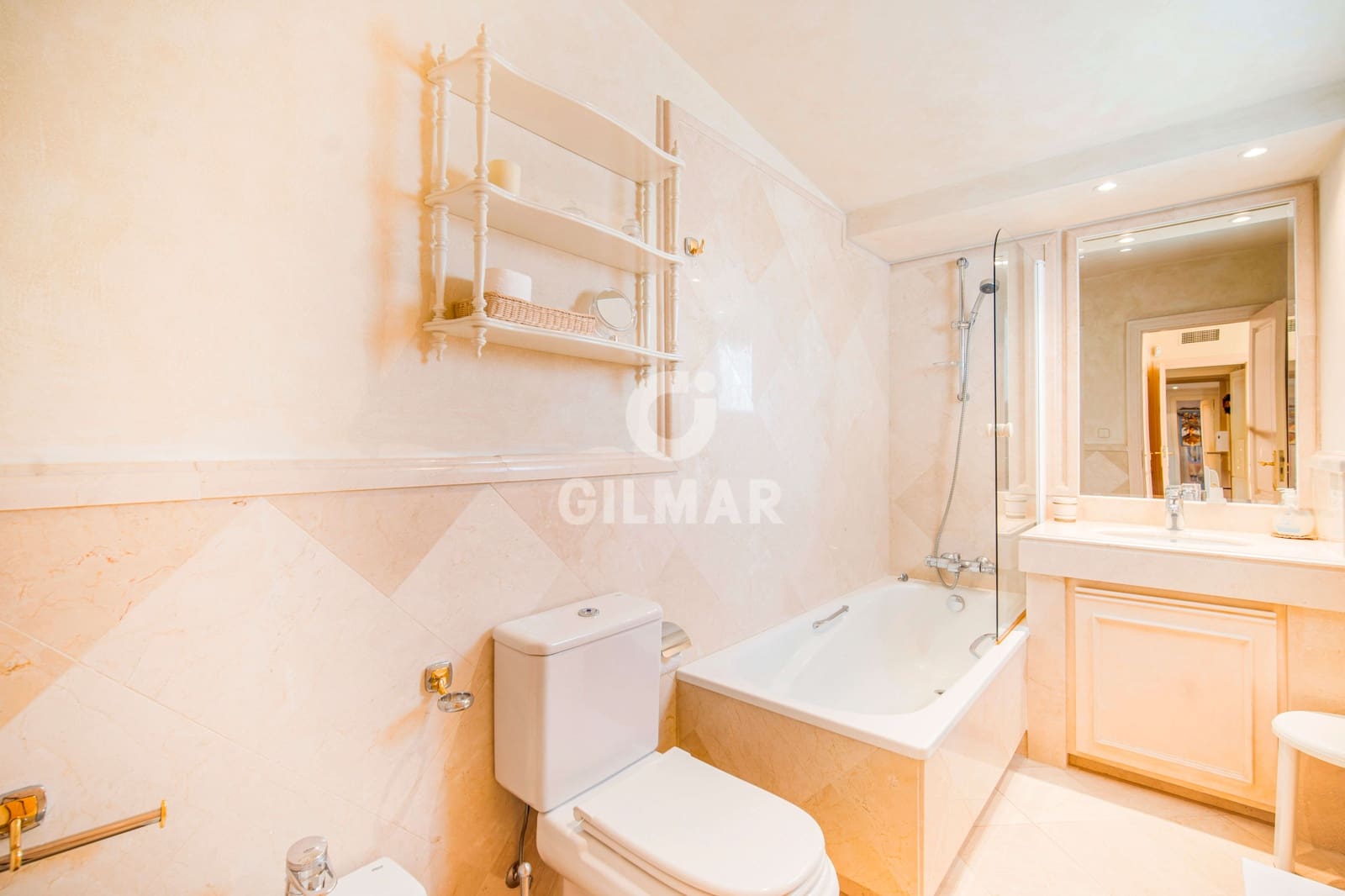 4 soveværelse Penthouse til salg i Golden Mile med swimmingpool garage - € 2.950.000 (Ref: 9747392)