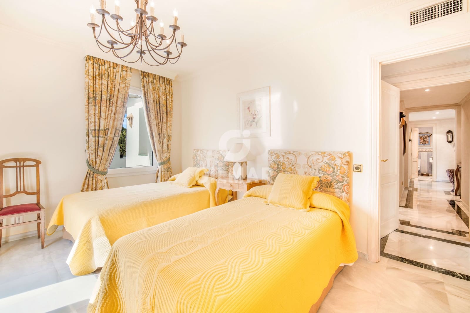 4 soveværelse Penthouse til salg i Golden Mile med swimmingpool garage - € 2.950.000 (Ref: 9747392)