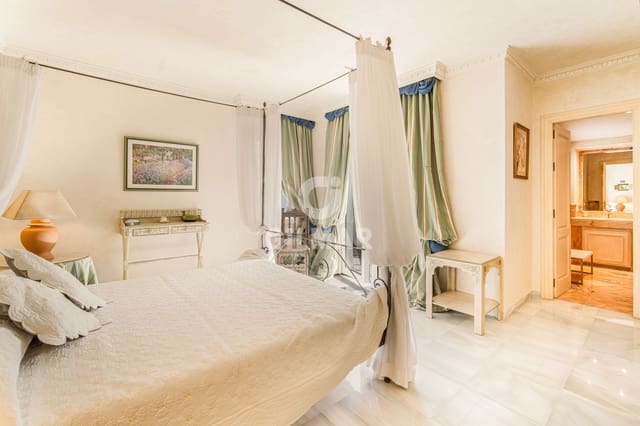 4 soveværelse Penthouse til salg i Lomas De Marbella, Marbella med swimmingpool garage - € 2.950.000 (Ref: 9747392)