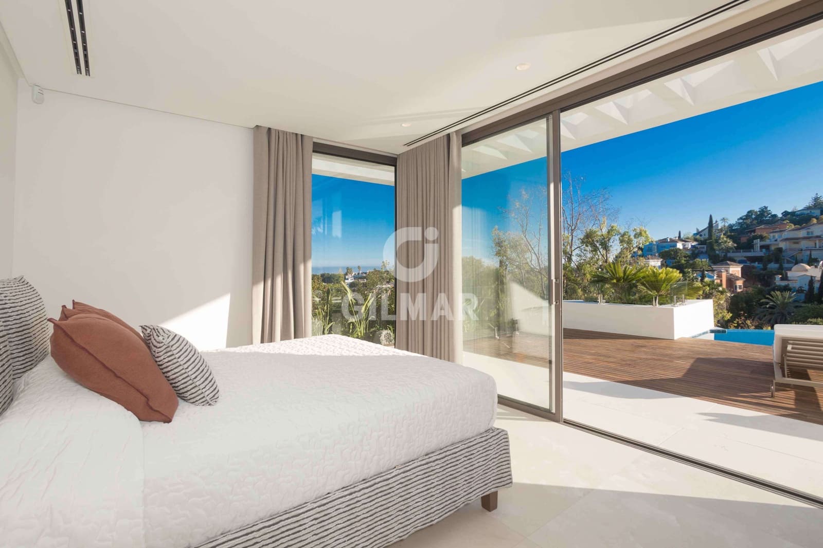 5 quarto Moradia para venda em Benahavis com piscina garagem - 4 950 000 € (Ref: 9747393)