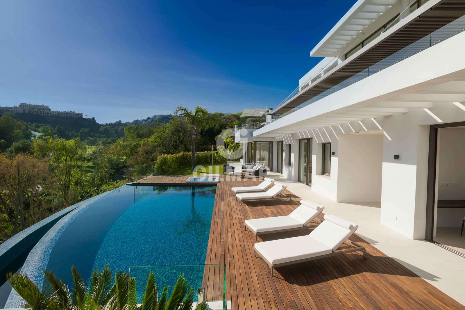 5 quarto Moradia para venda em Benahavis com piscina garagem - 4 950 000 € (Ref: 9747393)