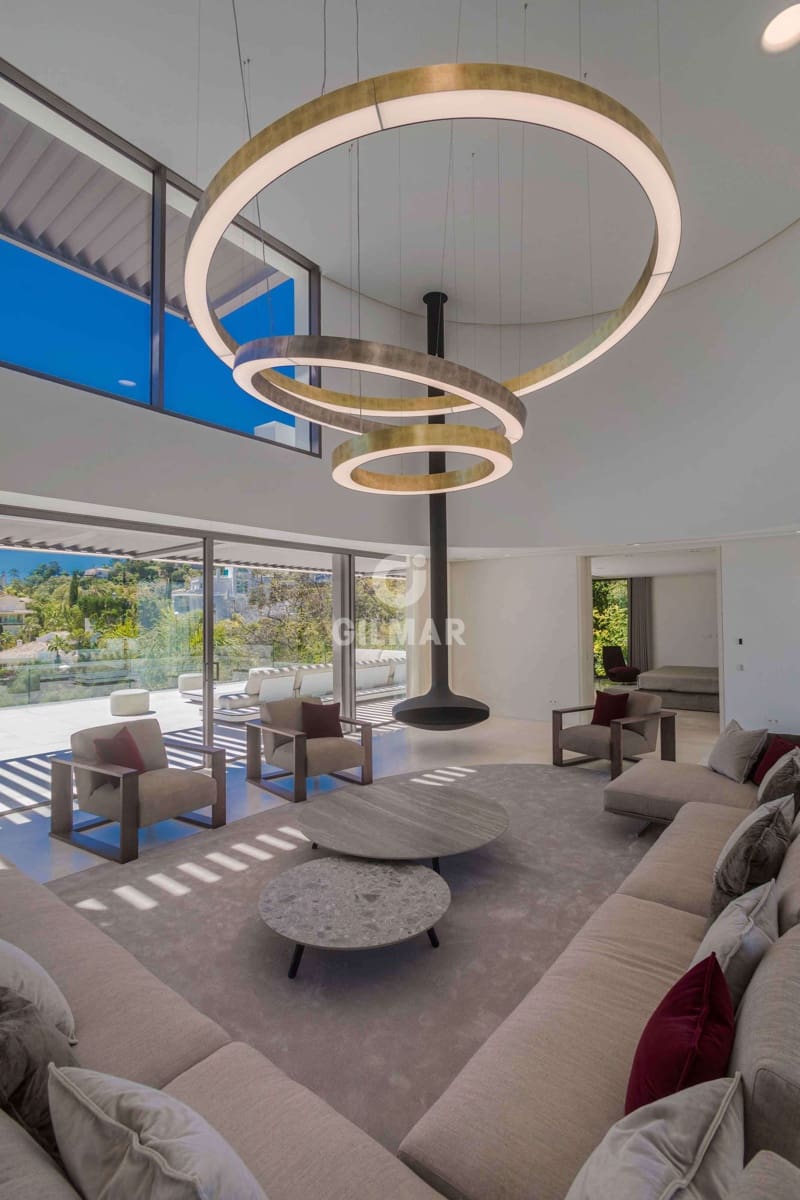 6 slaapkamer Villa te koop in Nueva Andalucia met zwembad garage - € 6.450.000 (Ref: 9747394)