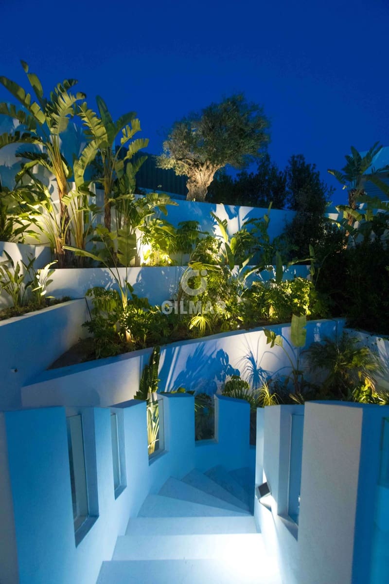 6 slaapkamer Villa te koop in Nueva Andalucia met zwembad garage - € 6.450.000 (Ref: 9747394)