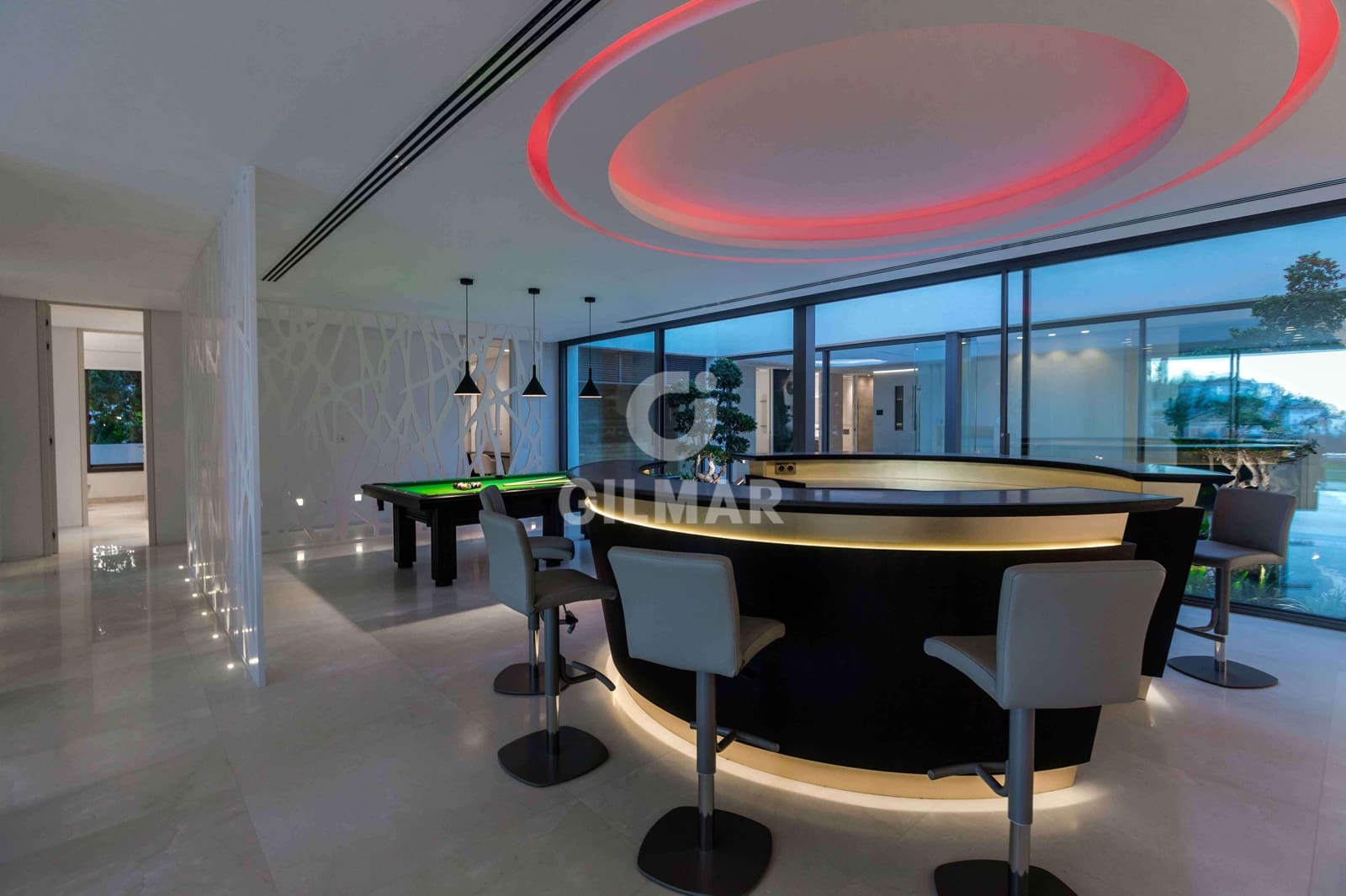 6 slaapkamer Villa te koop in Nueva Andalucia met zwembad garage - € 6.450.000 (Ref: 9747394)