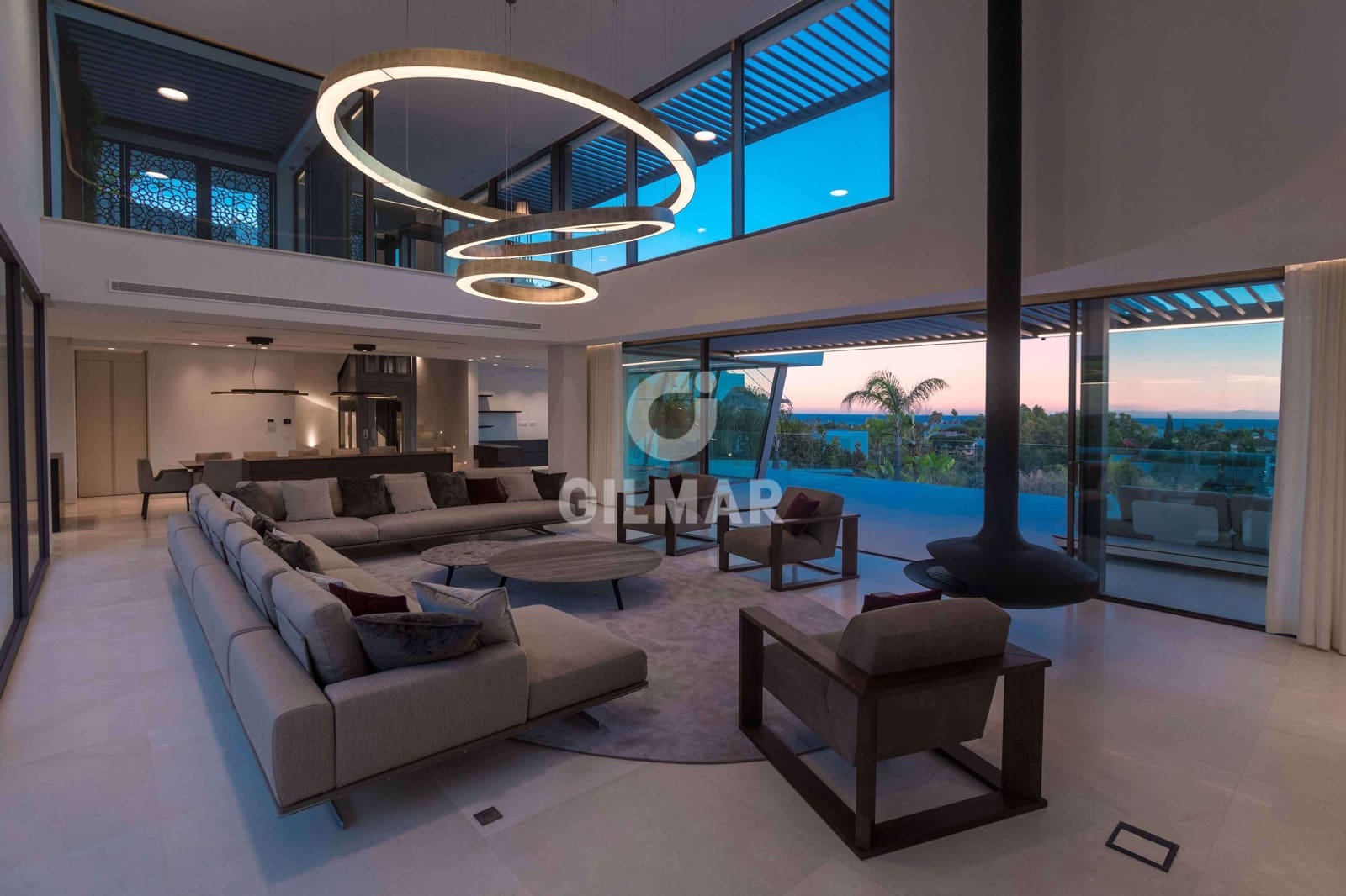 6 slaapkamer Villa te koop in Nueva Andalucia met zwembad garage - € 6.450.000 (Ref: 9747394)