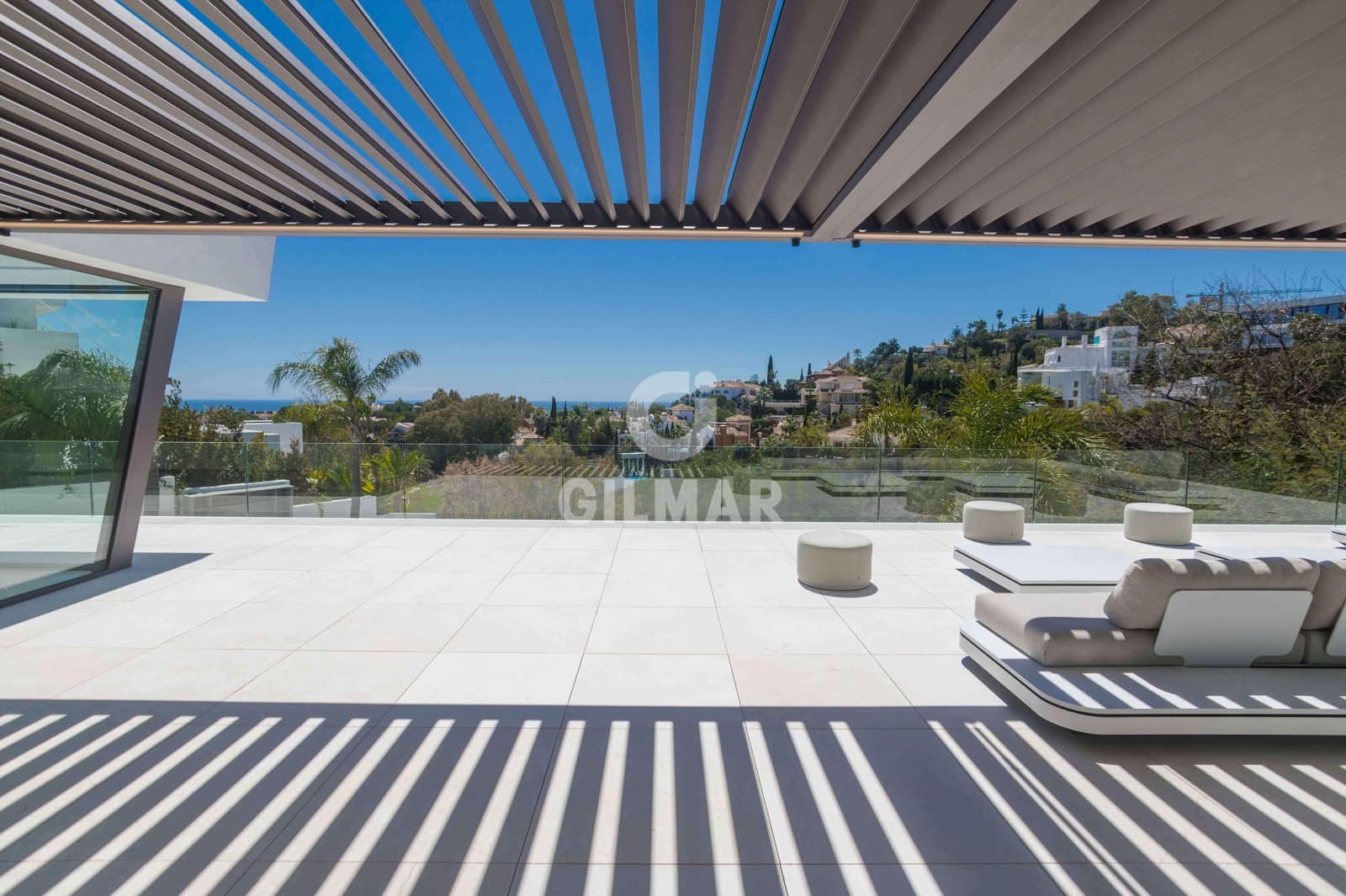 6 slaapkamer Villa te koop in Nueva Andalucia met zwembad garage - € 6.450.000 (Ref: 9747394)