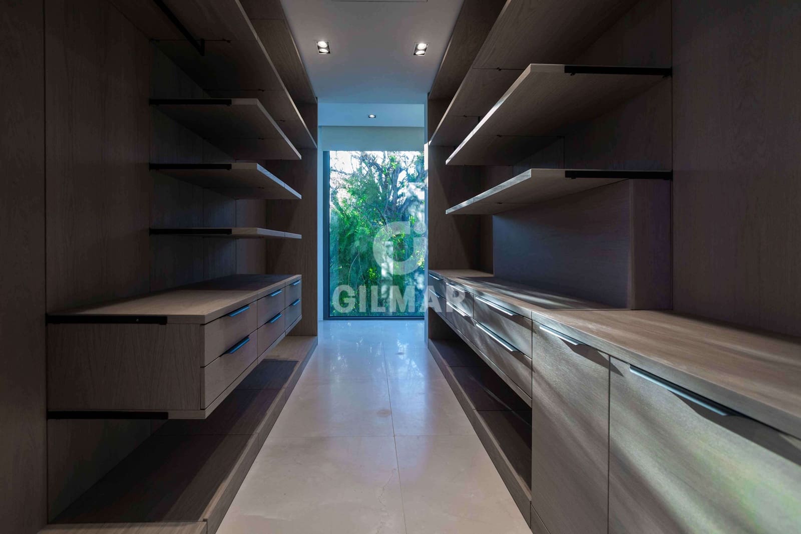 6 slaapkamer Villa te koop in Nueva Andalucia met zwembad garage - € 6.450.000 (Ref: 9747394)