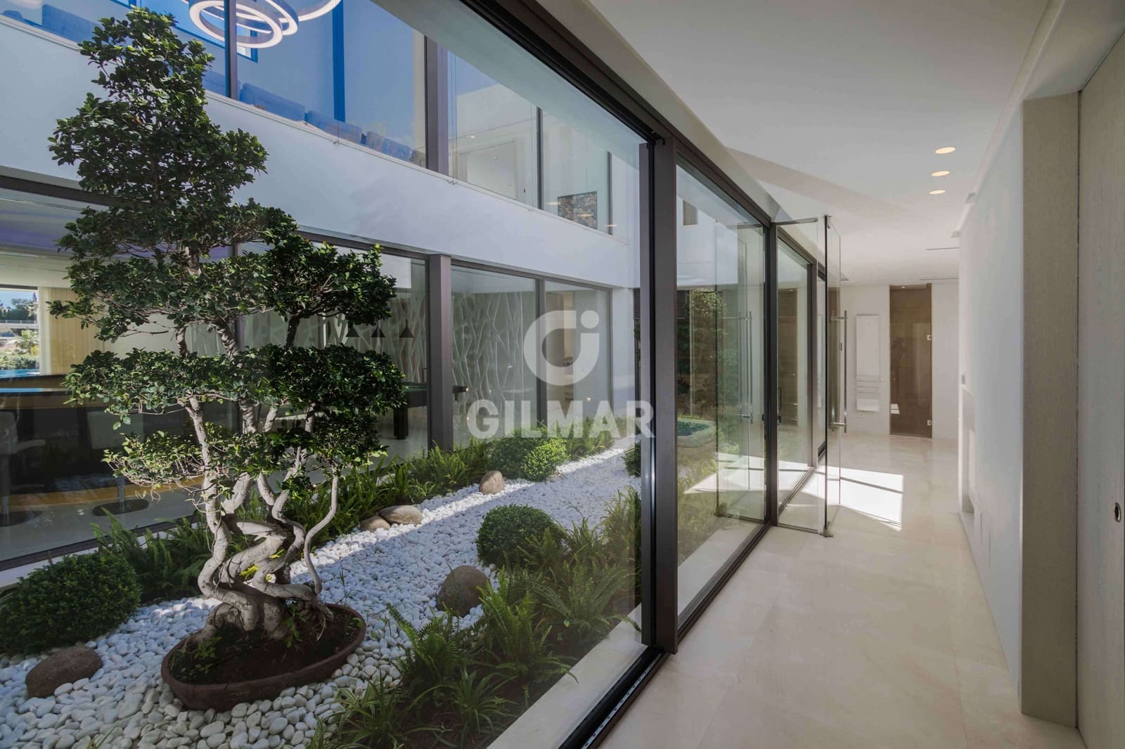 6 slaapkamer Villa te koop in Nueva Andalucia met zwembad garage - € 6.450.000 (Ref: 9747394)