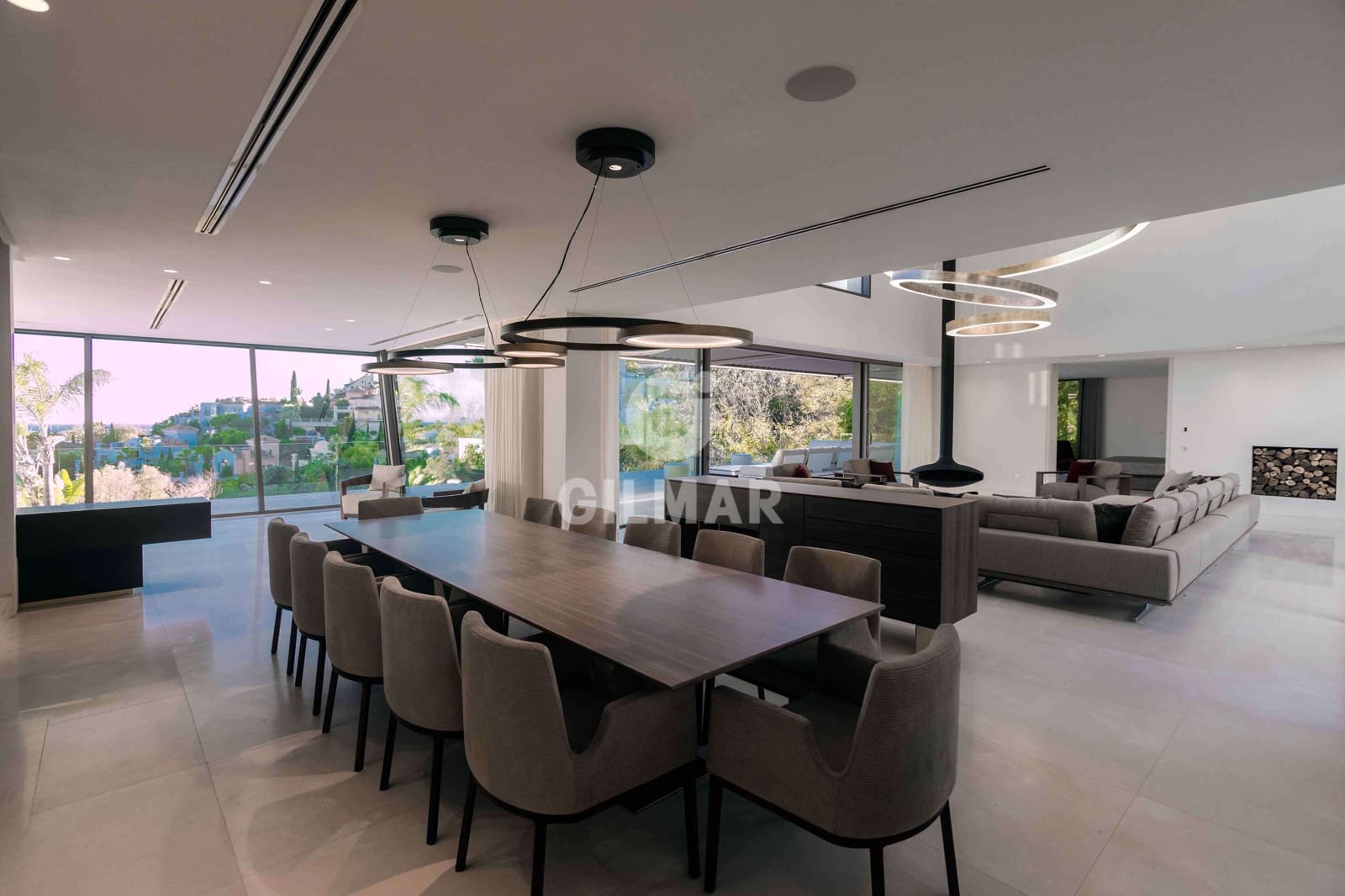 6 slaapkamer Villa te koop in Nueva Andalucia met zwembad garage - € 6.450.000 (Ref: 9747394)