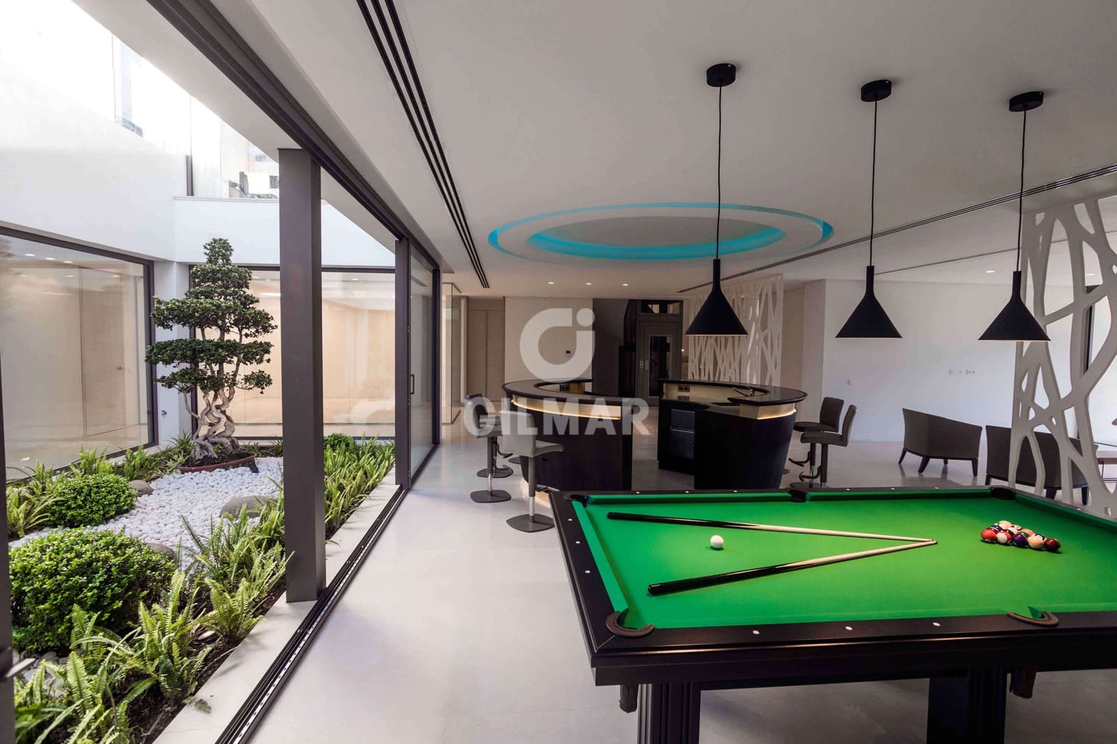 6 slaapkamer Villa te koop in Nueva Andalucia met zwembad garage - € 6.450.000 (Ref: 9747394)