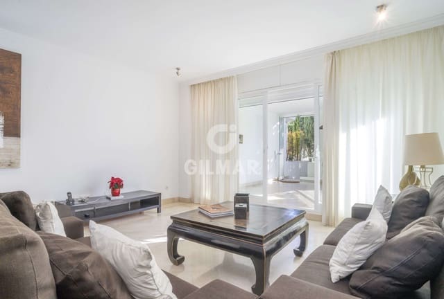 3 chambre Appartement à vendre à Puerto Banus, Marbella avec piscine garage - 775 000 € (Ref: 9747397)
