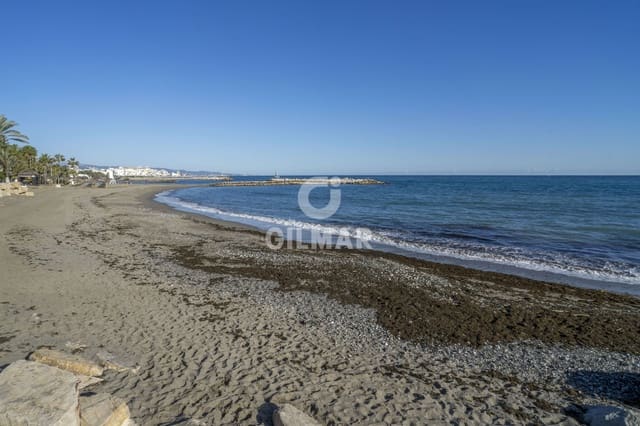 3 chambre Appartement à vendre à Puerto Banus, Marbella avec piscine garage - 775 000 € (Ref: 9747397)