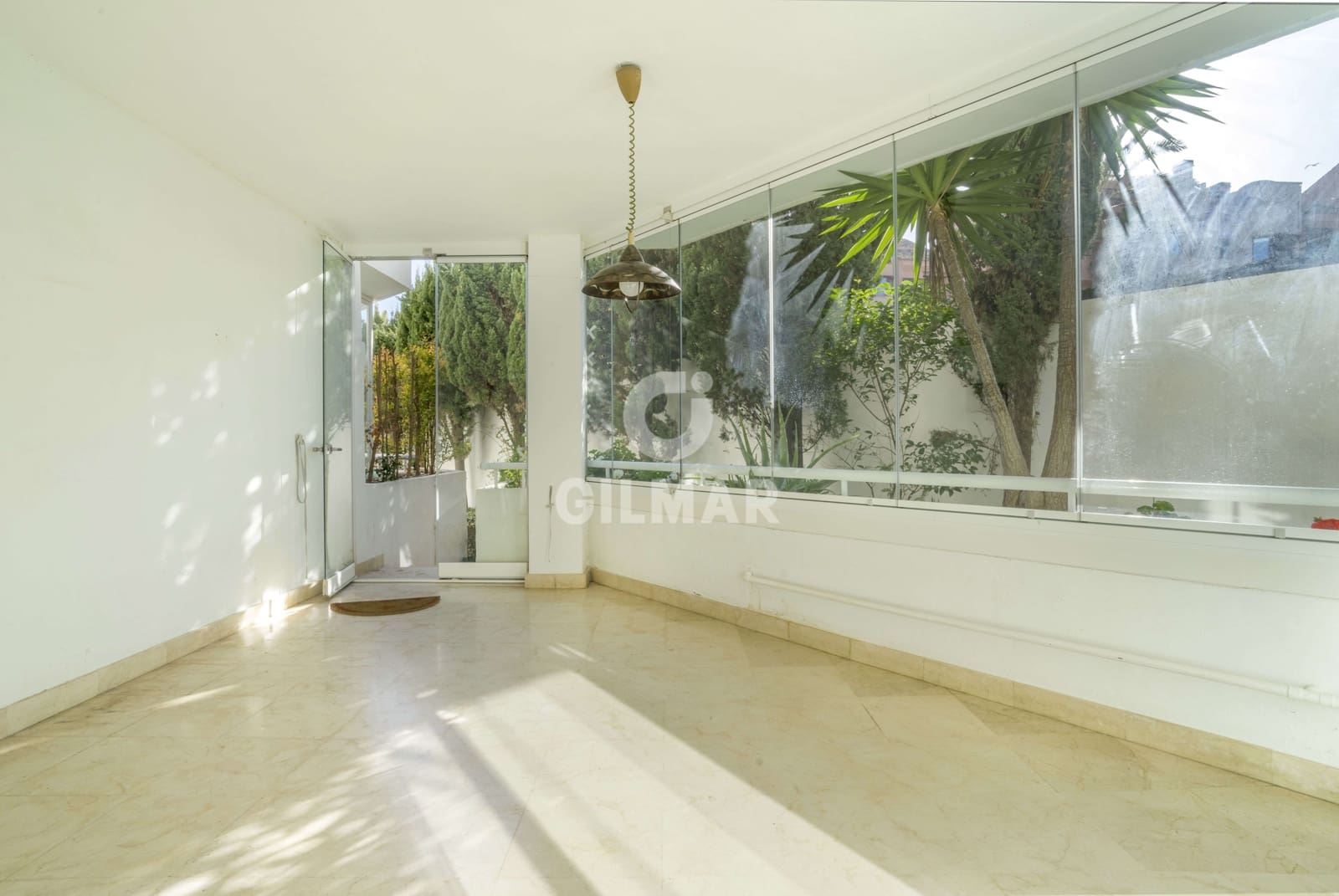 3 Zimmer Wohnung zu verkaufen in Nueva Andalucia mit Pool Garage - 775.000 € (Ref: 9747397)