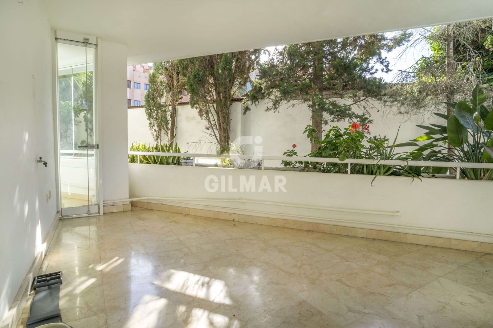 3 Zimmer Wohnung zu verkaufen in Nueva Andalucia mit Pool Garage - 775.000 € (Ref: 9747397)