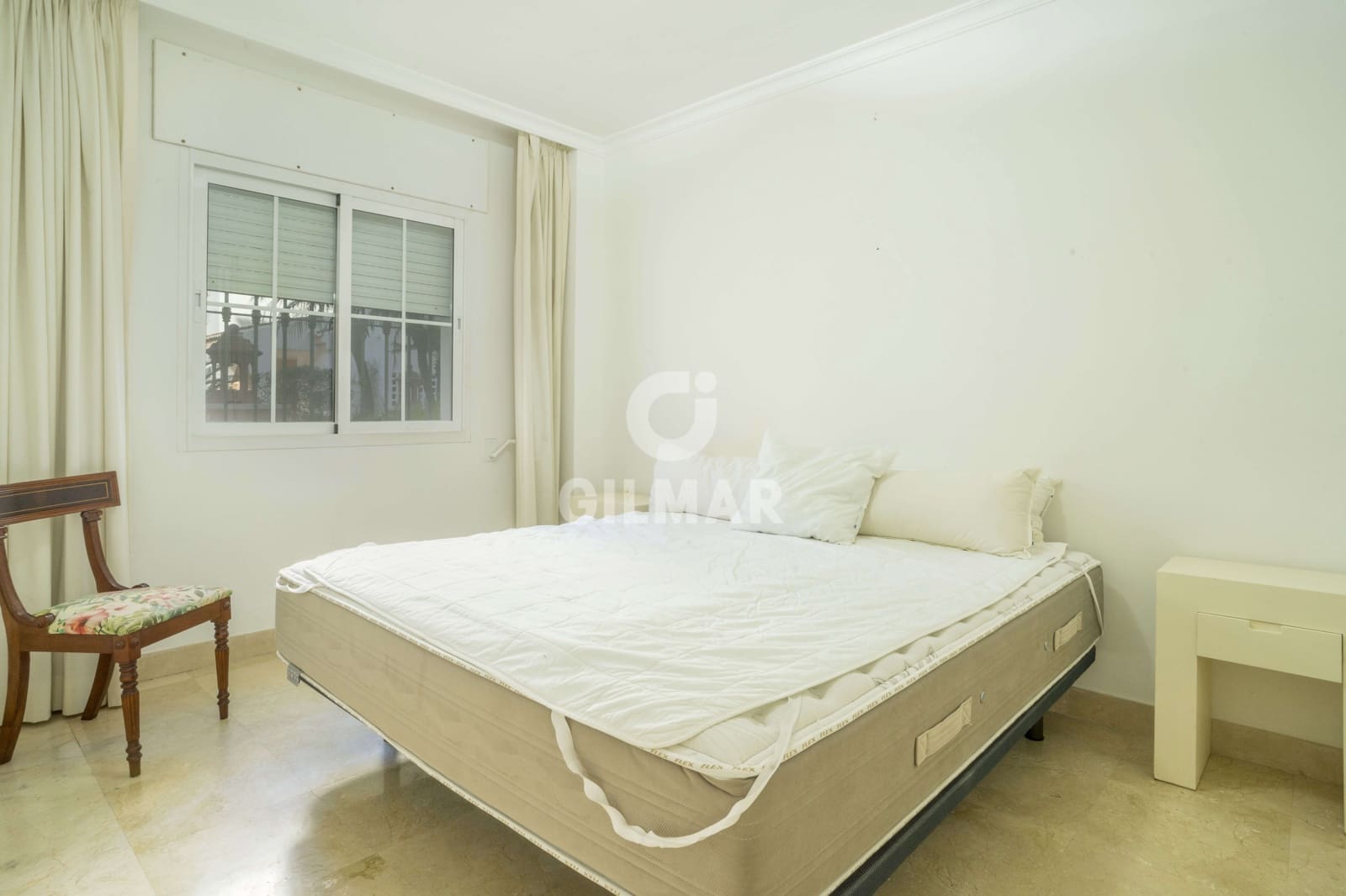 3 Zimmer Wohnung zu verkaufen in Nueva Andalucia mit Pool Garage - 775.000 € (Ref: 9747397)