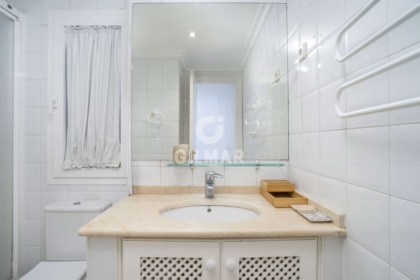 3 Zimmer Wohnung zu verkaufen in Nueva Andalucia mit Pool Garage - 775.000 € (Ref: 9747397)