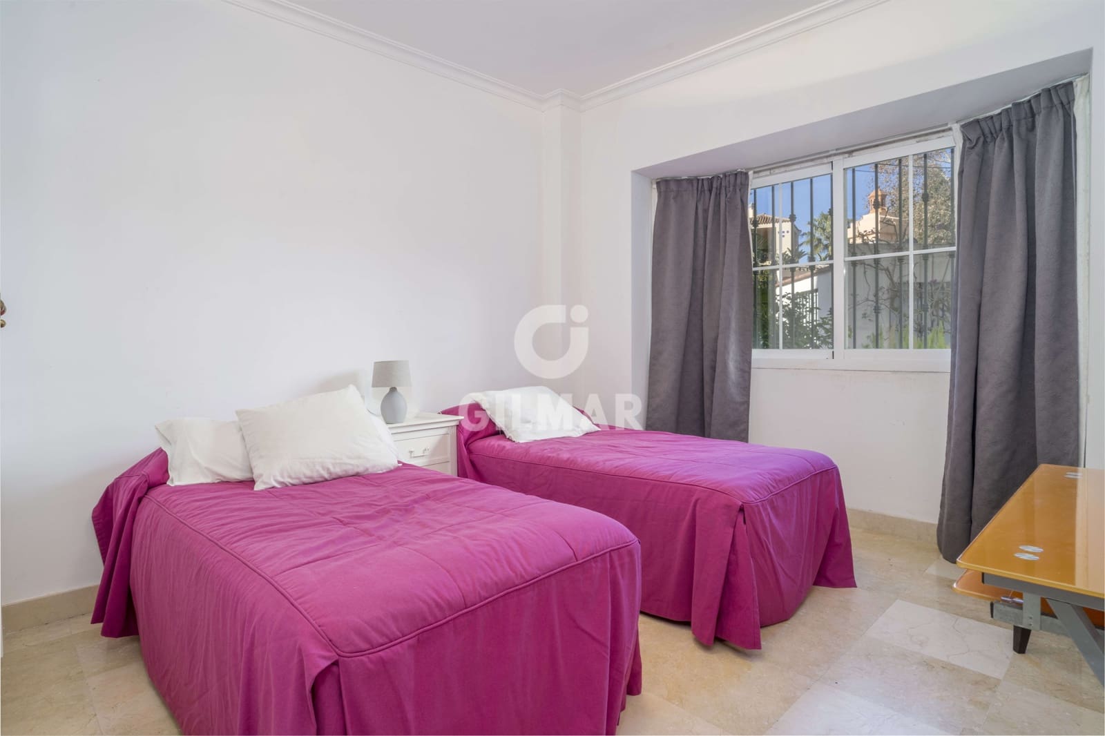 3 Zimmer Wohnung zu verkaufen in Nueva Andalucia mit Pool Garage - 775.000 € (Ref: 9747397)