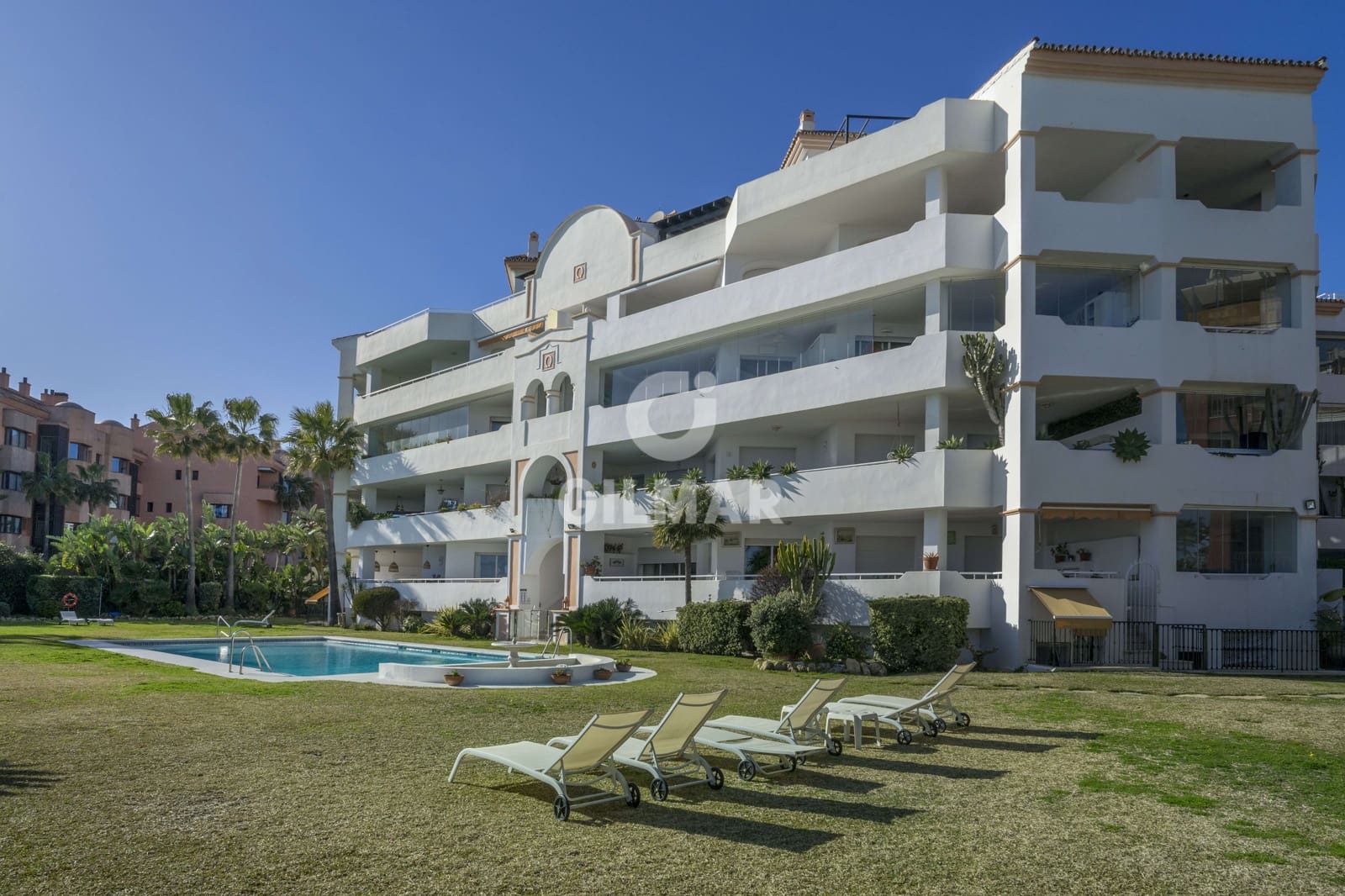 3 Zimmer Wohnung zu verkaufen in Nueva Andalucia mit Pool Garage - 775.000 € (Ref: 9747397)