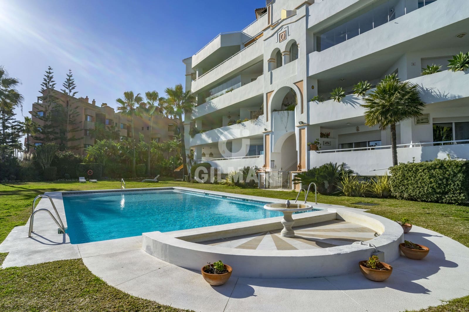 3 Zimmer Wohnung zu verkaufen in Nueva Andalucia mit Pool Garage - 775.000 € (Ref: 9747397)