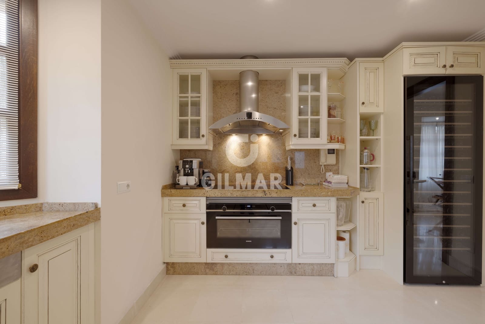 7 soverom Villa til salgs i Benahavis med svømmebasseng garasje - € 2 100 000 (Ref: 9747398)