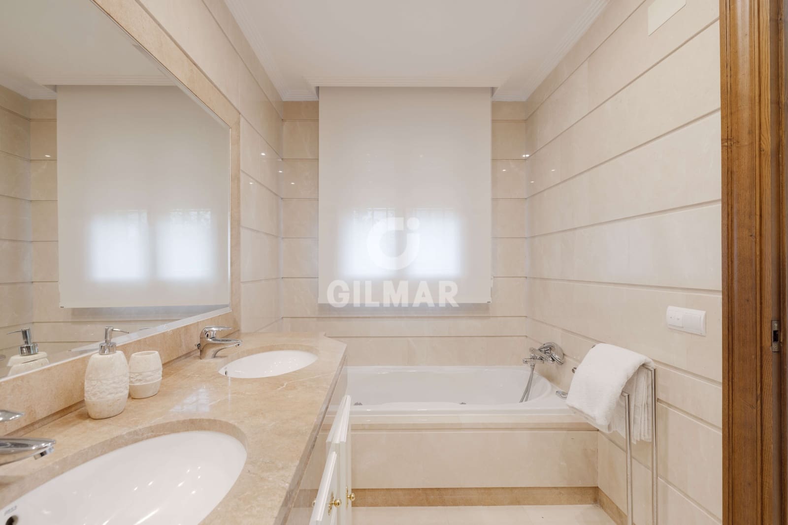 7 soverom Villa til salgs i Benahavis med svømmebasseng garasje - € 2 100 000 (Ref: 9747398)