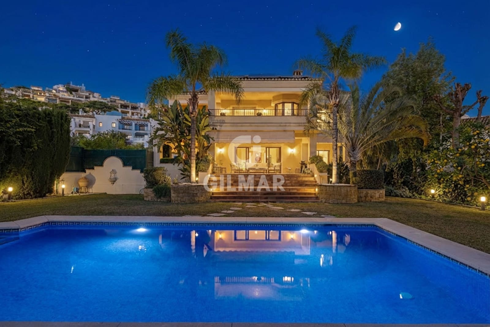 7 soverom Villa til salgs i Benahavis med svømmebasseng garasje - € 2 100 000 (Ref: 9747398)