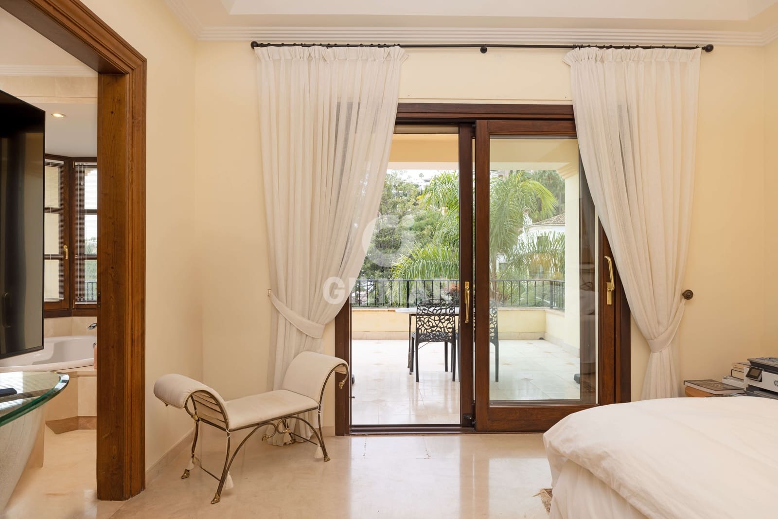 7 soverom Villa til salgs i Benahavis med svømmebasseng garasje - € 2 100 000 (Ref: 9747398)