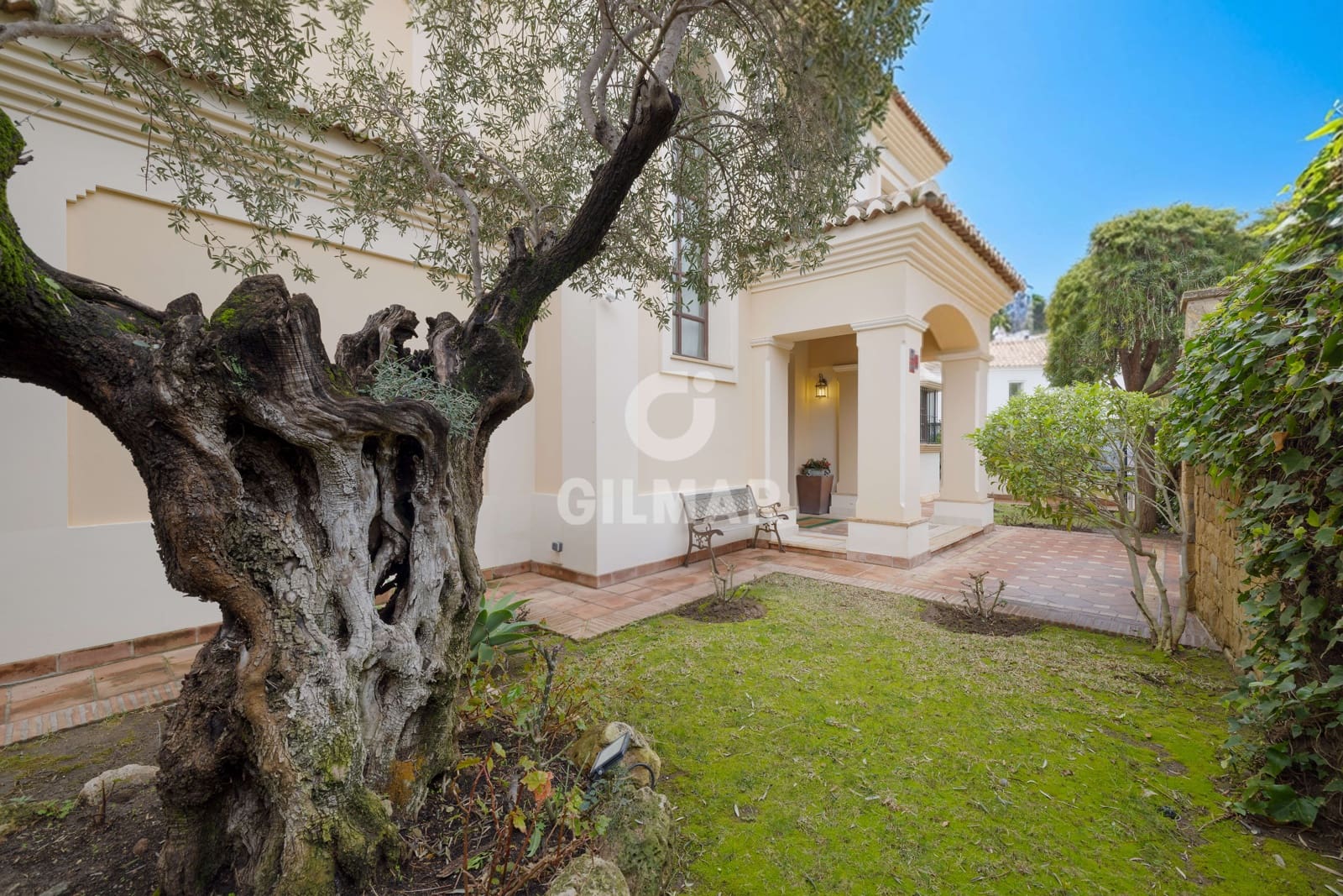 7 soverom Villa til salgs i Benahavis med svømmebasseng garasje - € 2 100 000 (Ref: 9747398)