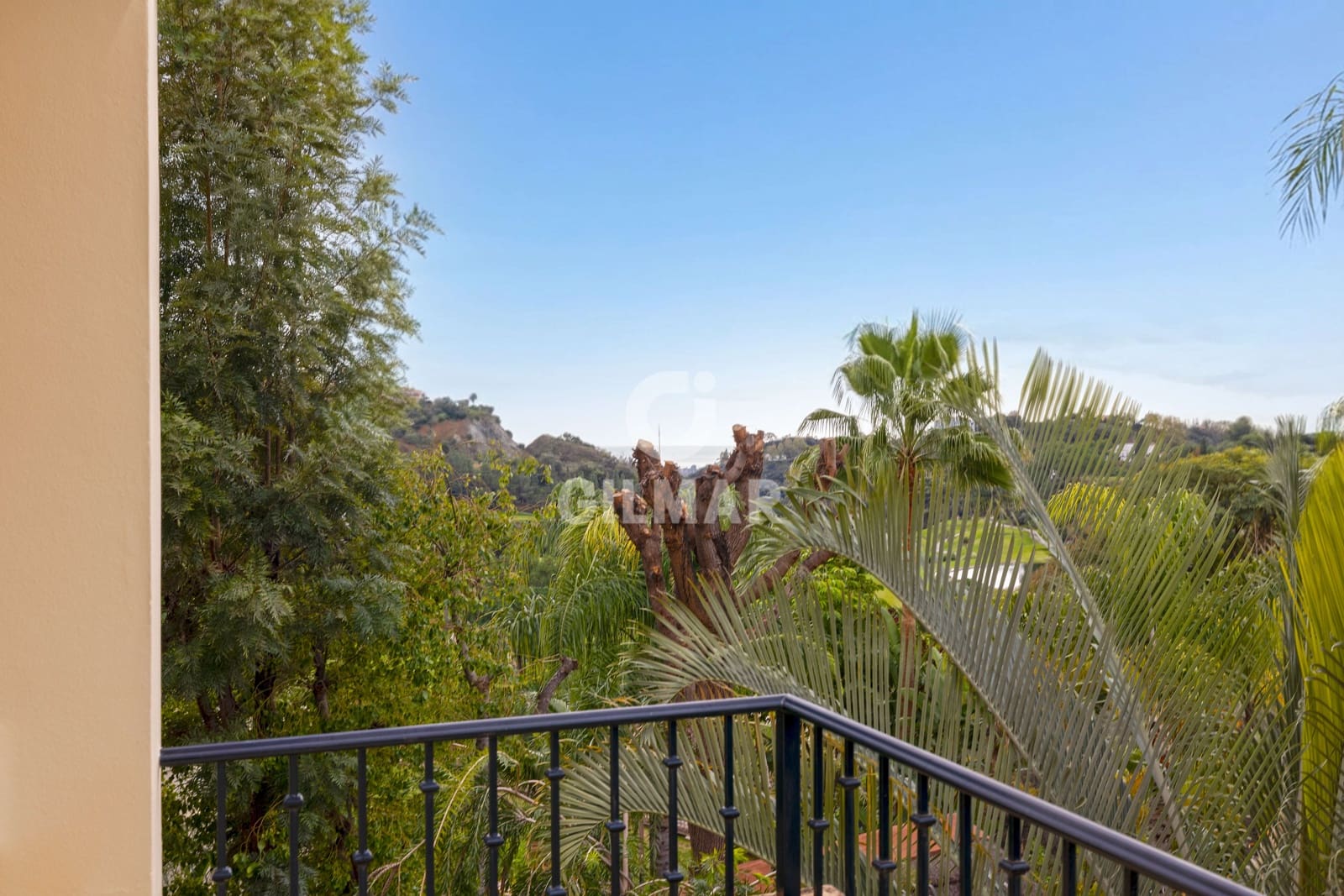 7 soverom Villa til salgs i Benahavis med svømmebasseng garasje - € 2 100 000 (Ref: 9747398)