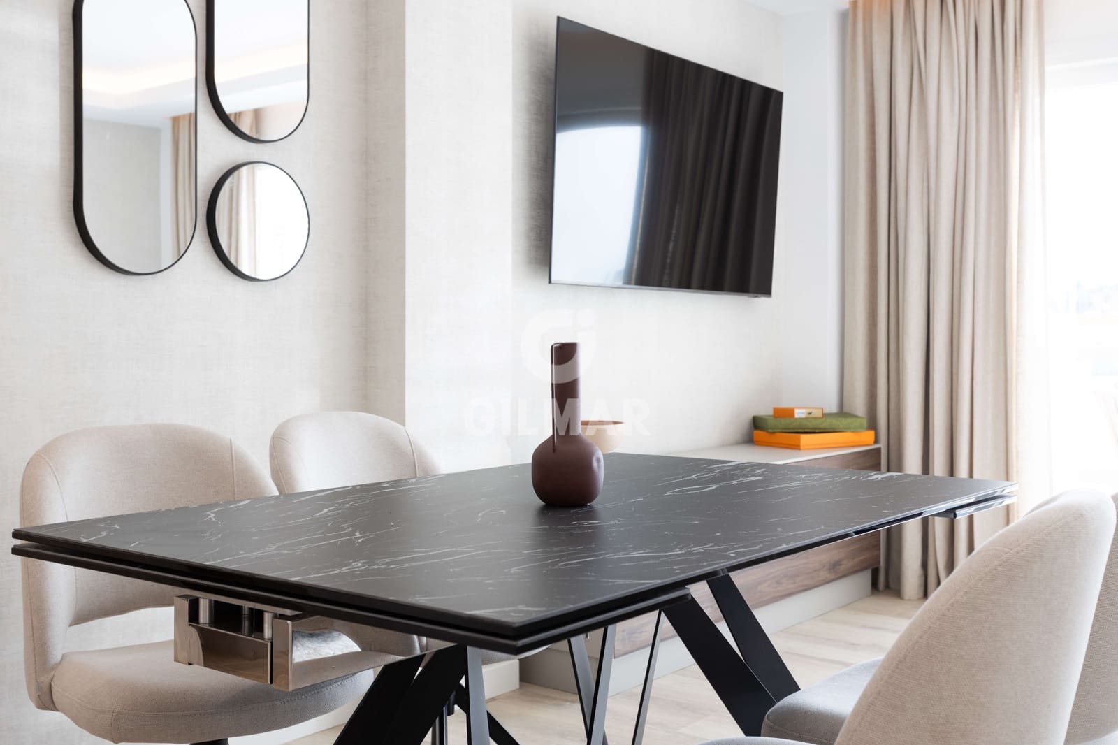 2 sypialnia Penthouse na sprzedaż w Nueva Andalucia z basenem garażem - 890 000 € (Ref: 9747401)