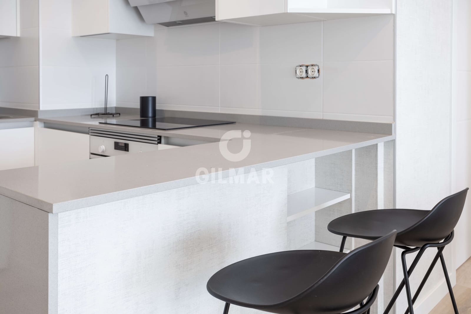 2 sypialnia Penthouse na sprzedaż w Nueva Andalucia z basenem garażem - 890 000 € (Ref: 9747401)