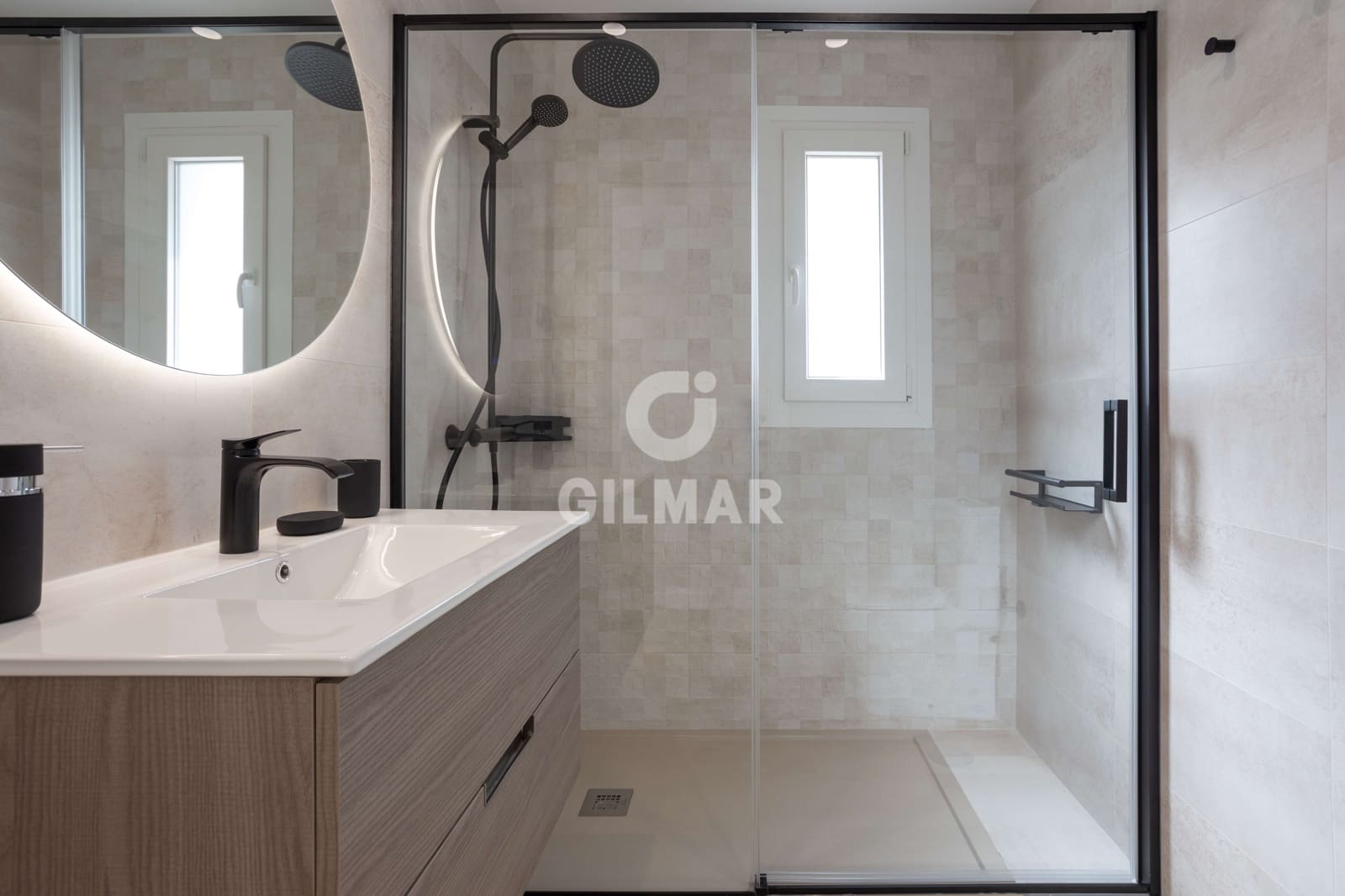 2 sypialnia Penthouse na sprzedaż w Nueva Andalucia z basenem garażem - 890 000 € (Ref: 9747401)