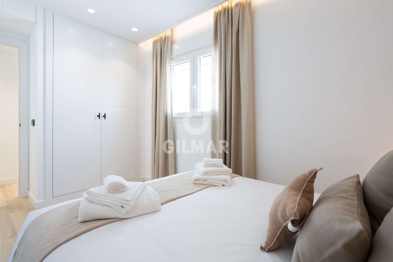 2 sypialnia Penthouse na sprzedaż w Nueva Andalucia z basenem garażem - 890 000 € (Ref: 9747401)