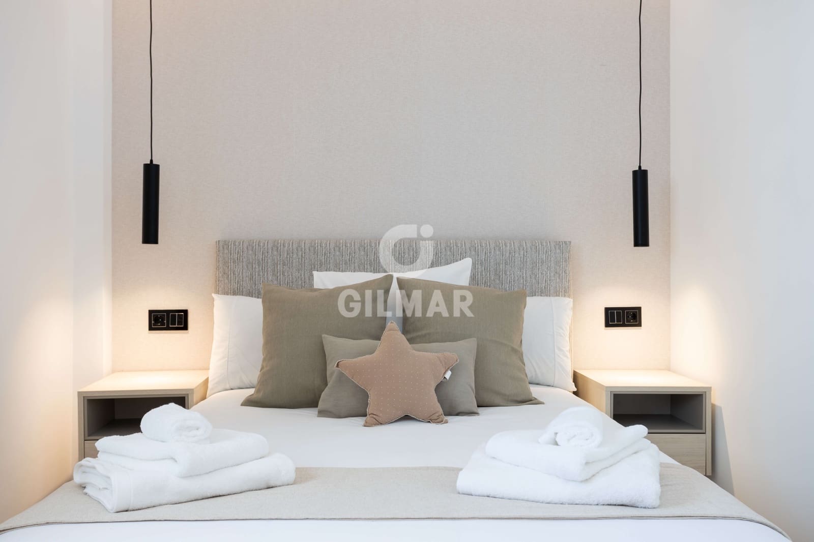 2 sypialnia Penthouse na sprzedaż w Nueva Andalucia z basenem garażem - 890 000 € (Ref: 9747401)