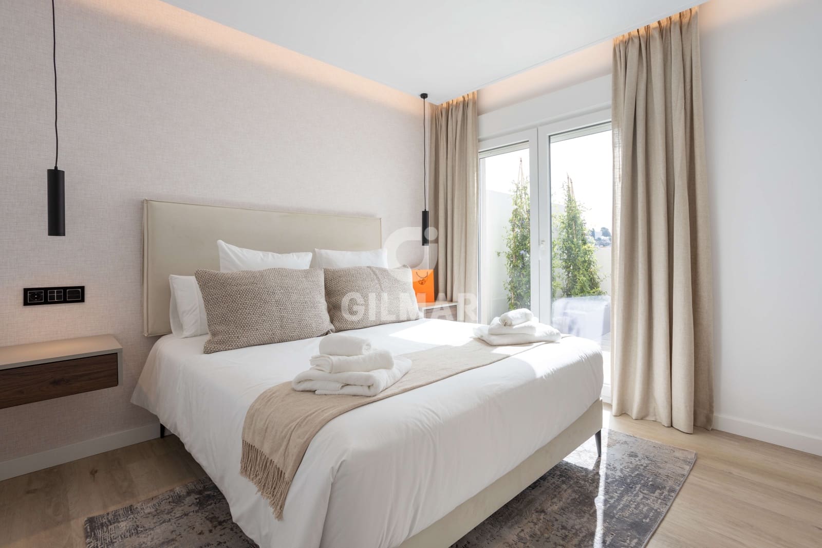 2 sypialnia Penthouse na sprzedaż w Nueva Andalucia z basenem garażem - 890 000 € (Ref: 9747401)