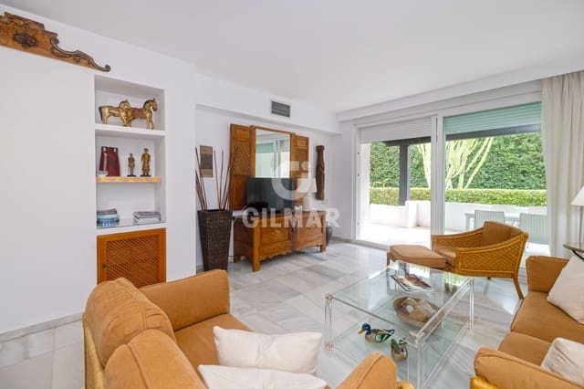 3 sypialnia Mieszkanie na sprzedaż w Puerto Banus, Marbella z basenem garażem - 1 385 000 € (Ref: 9747402)