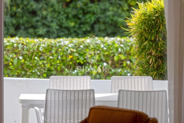 3 sypialnia Mieszkanie na sprzedaż w Puerto Banus, Marbella z basenem garażem - 1 385 000 € (Ref: 9747402)