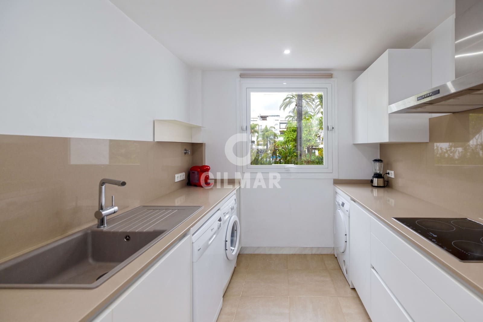 3 Zimmer Wohnung zu verkaufen in Puerto Banus mit Pool Garage - 1.385.000 € (Ref: 9747402)