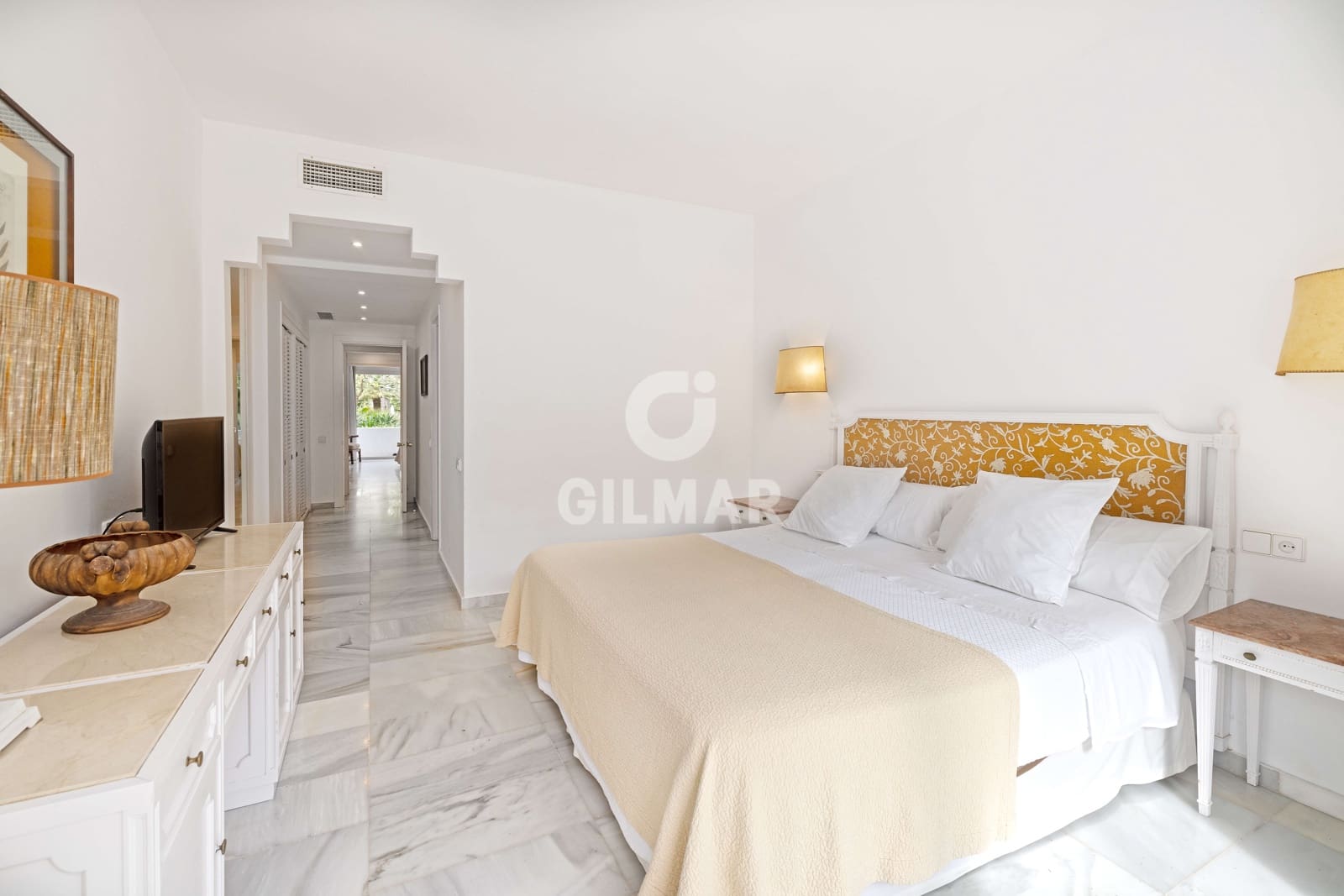 3 Zimmer Wohnung zu verkaufen in Puerto Banus mit Pool Garage - 1.385.000 € (Ref: 9747402)
