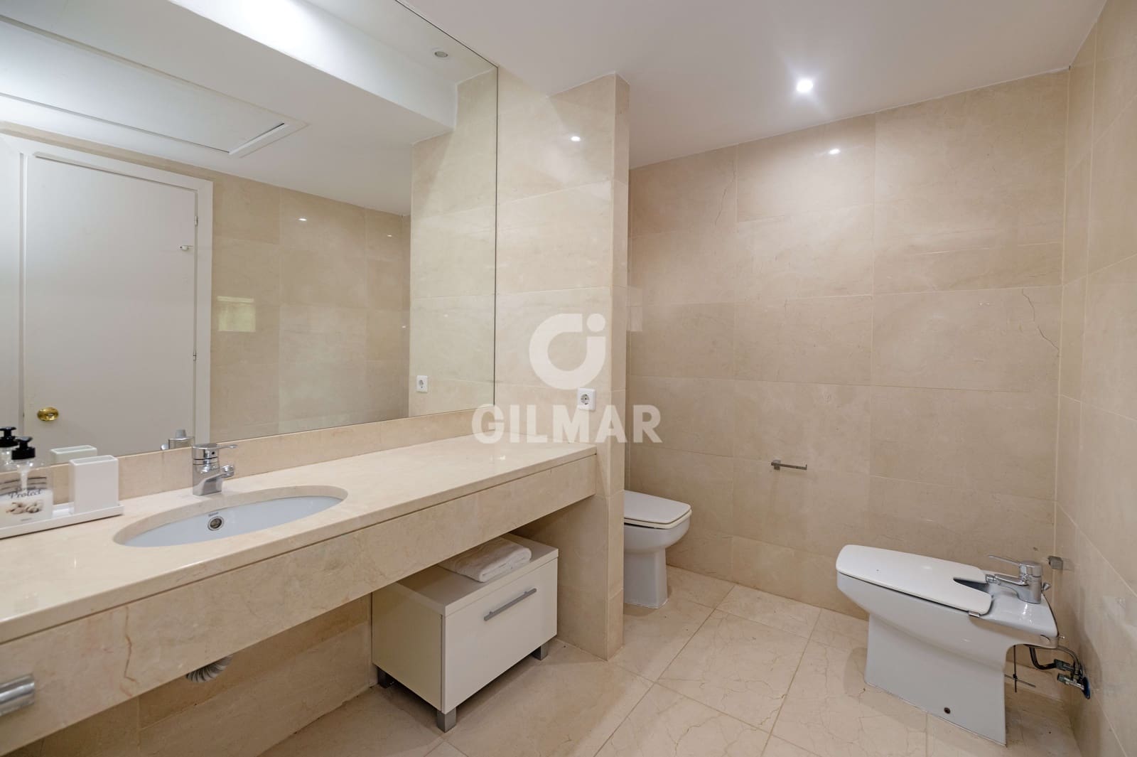 3 Zimmer Wohnung zu verkaufen in Puerto Banus mit Pool Garage - 1.385.000 € (Ref: 9747402)