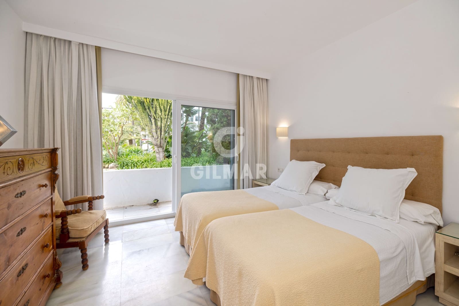 3 Zimmer Wohnung zu verkaufen in Puerto Banus mit Pool Garage - 1.385.000 € (Ref: 9747402)