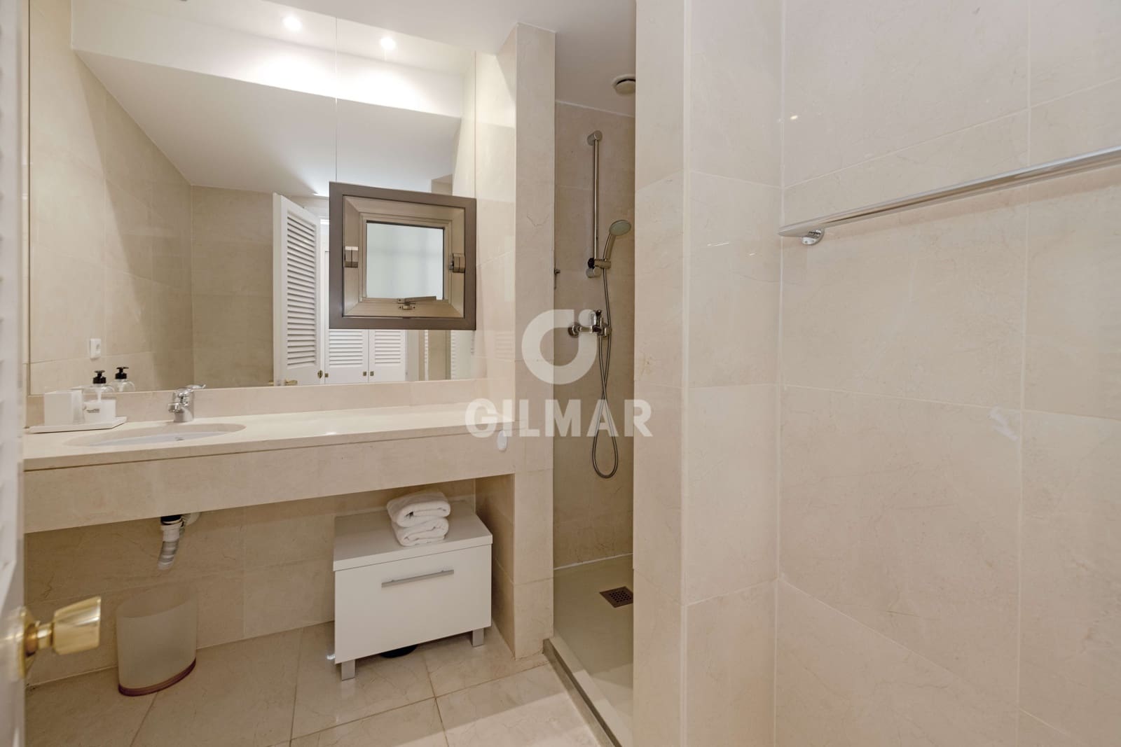 3 Zimmer Wohnung zu verkaufen in Puerto Banus mit Pool Garage - 1.385.000 € (Ref: 9747402)