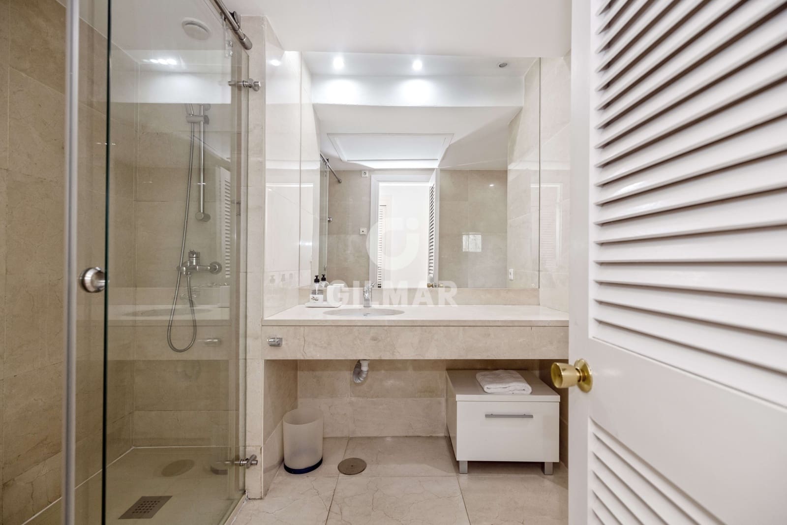 3 Zimmer Wohnung zu verkaufen in Puerto Banus mit Pool Garage - 1.385.000 € (Ref: 9747402)