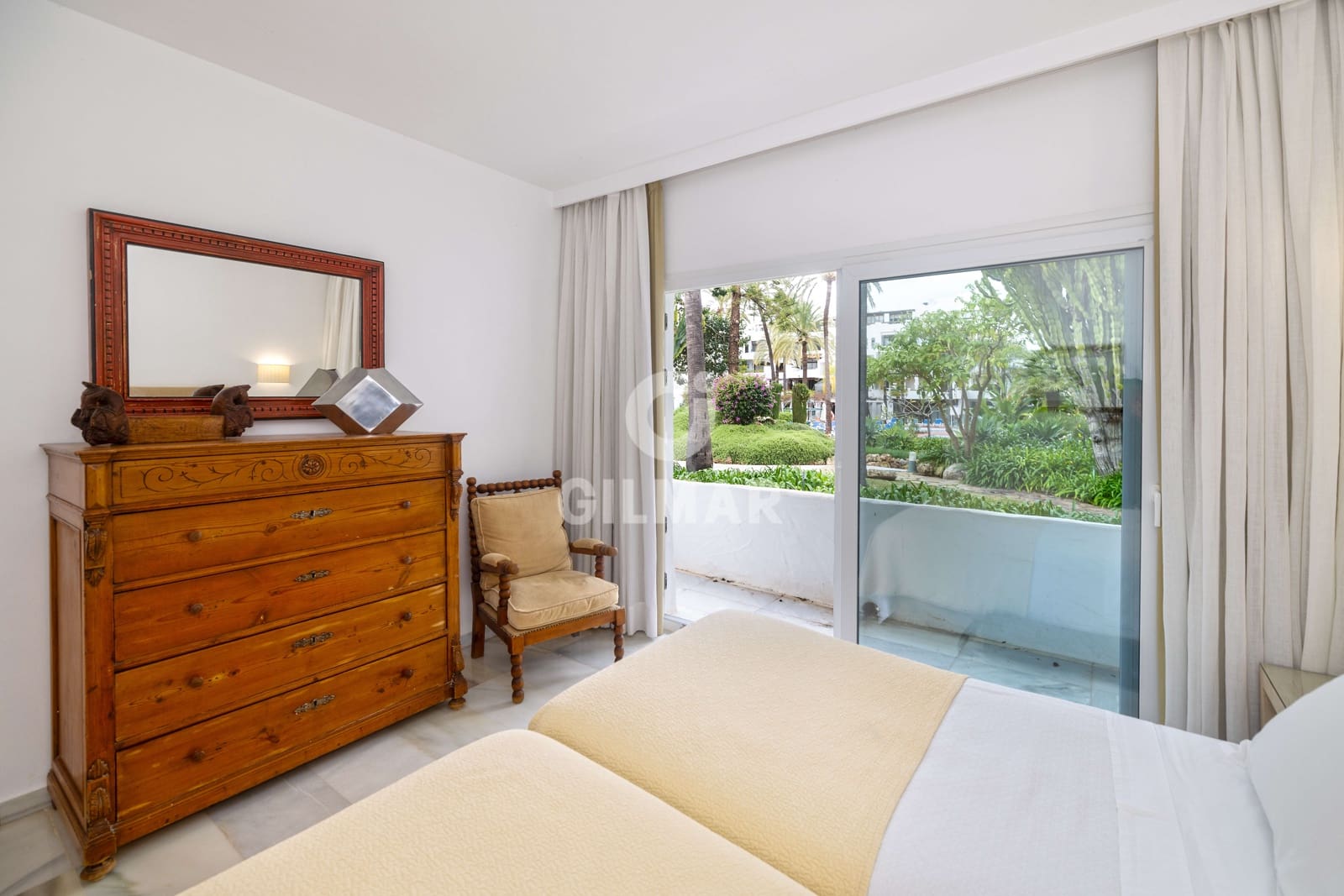 3 Zimmer Wohnung zu verkaufen in Puerto Banus mit Pool Garage - 1.385.000 € (Ref: 9747402)